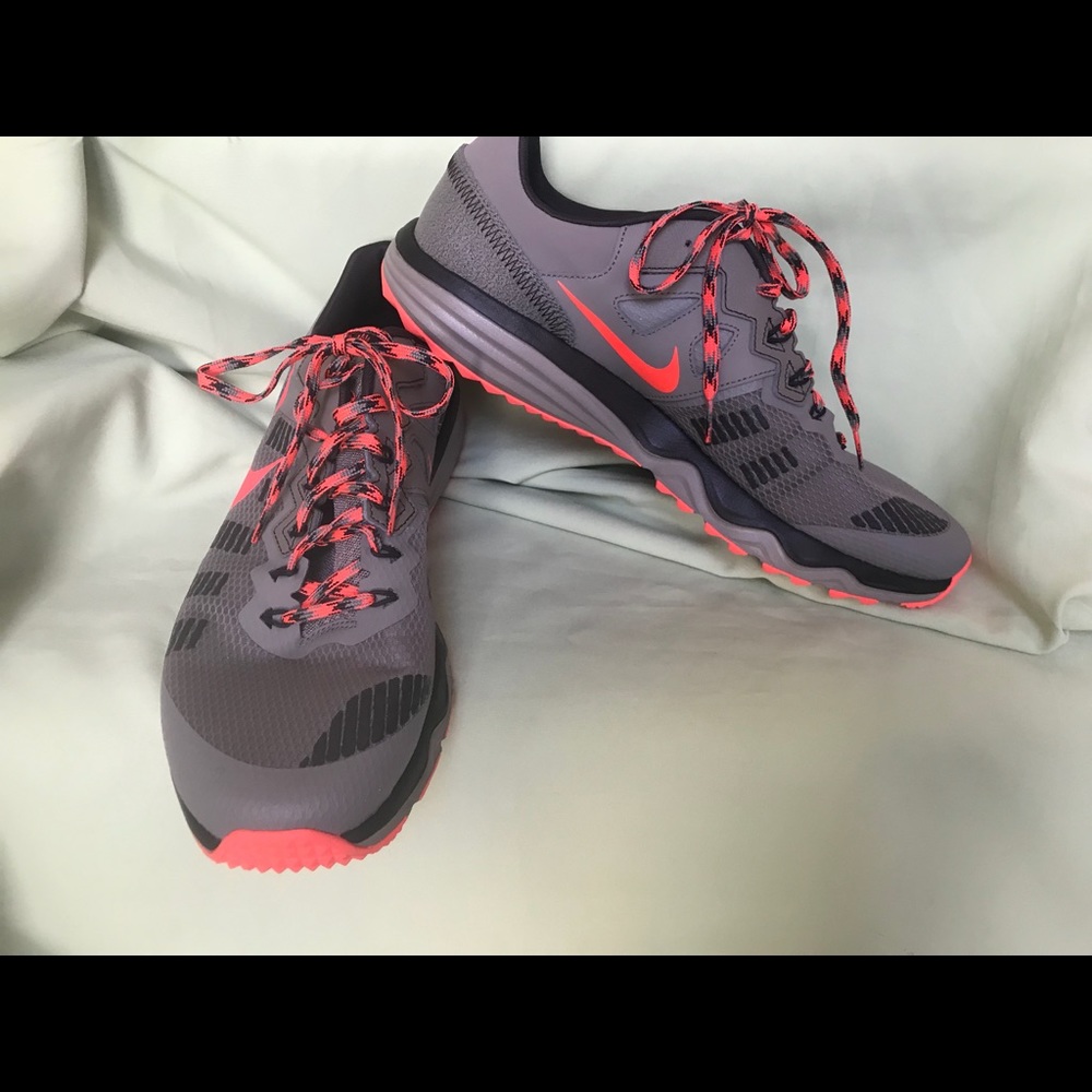 Men’s 14 Nike Dual Fusion Athletic Shoes